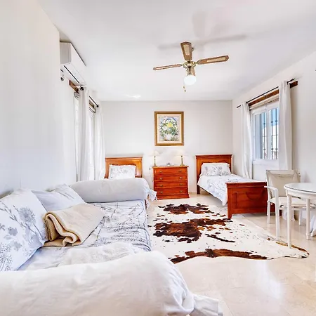1106 Marbella Large Family Villa