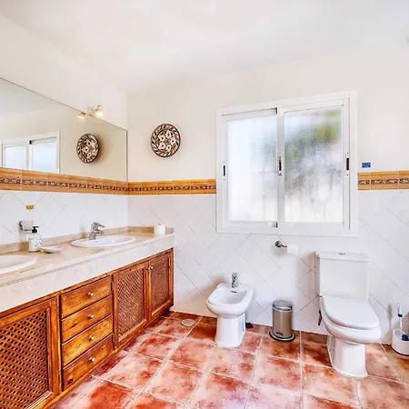 1106 Marbella Large Family