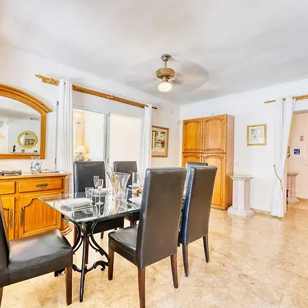 1106 Marbella Large Family Villa