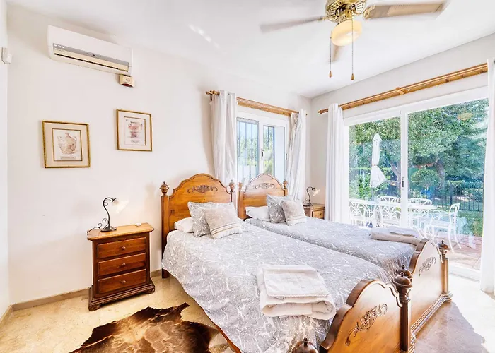 1106 Marbella Large Family